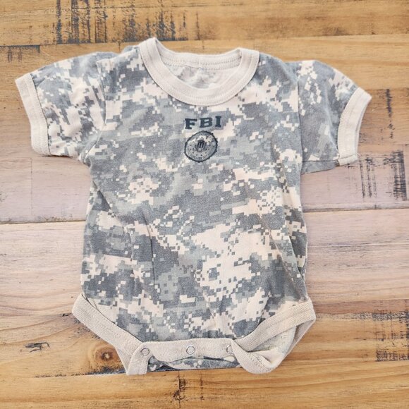 Bundle (2) FBI Bodysuits Baby Clothes "Future FBI Agent" Camo Baby Boy 12 Months - Picture 5 of 6